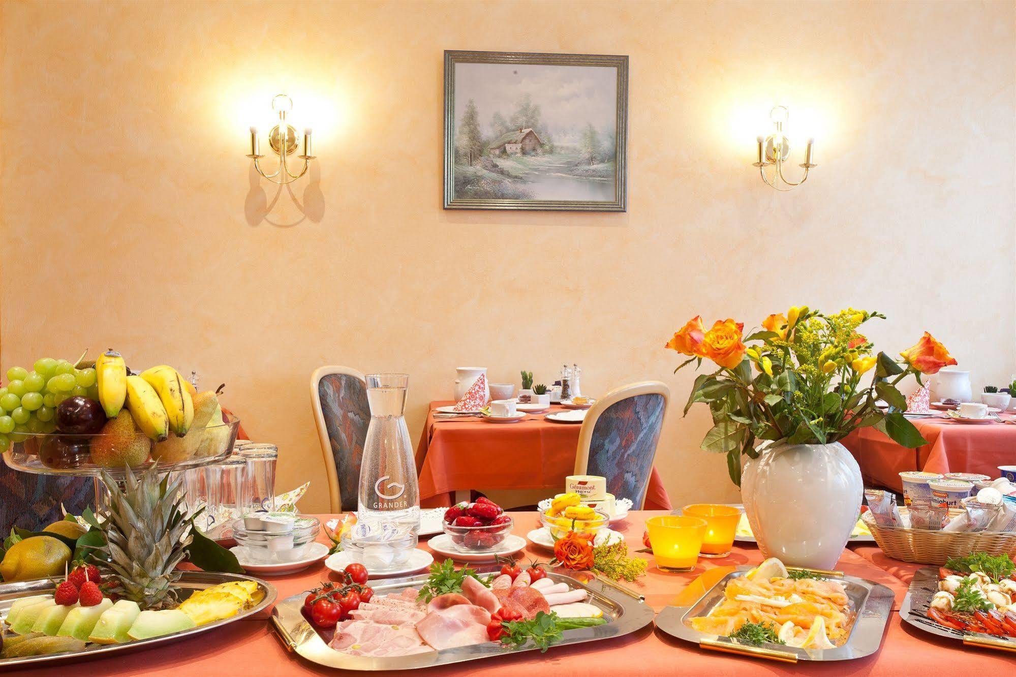 Hotel Engelhard Garni 4*